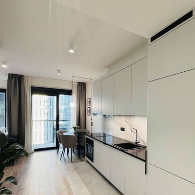 Аренда современной 2-комнатной квартиры, 36 м², комплекс Towarowa Towers, район Воля, Варшава, Польша